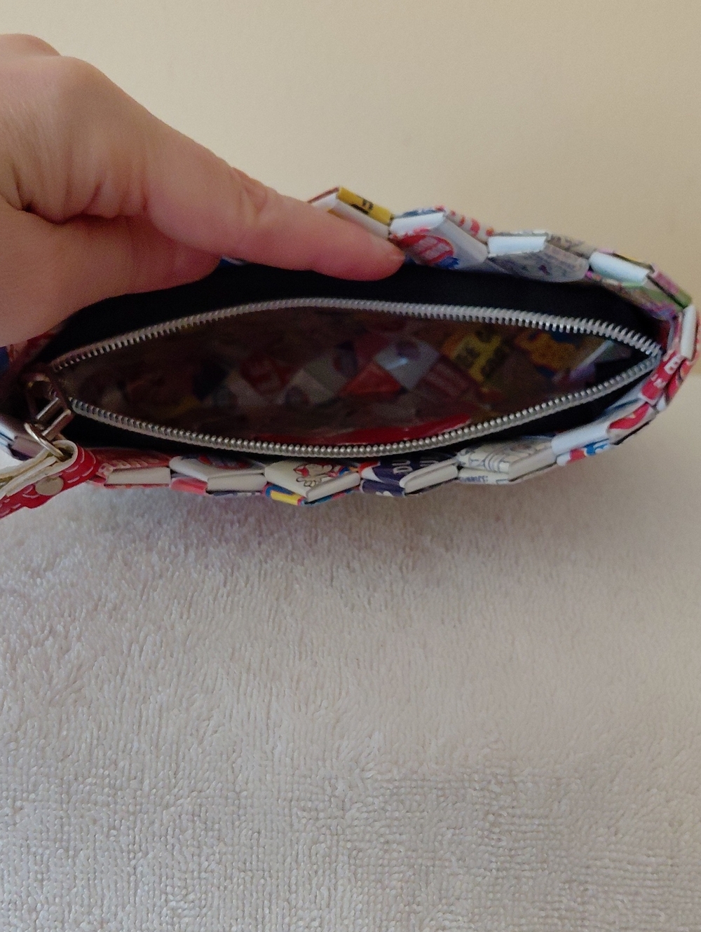 Multi-Color Graphic Woven Wristlet Clutch - Picture 3 of 4